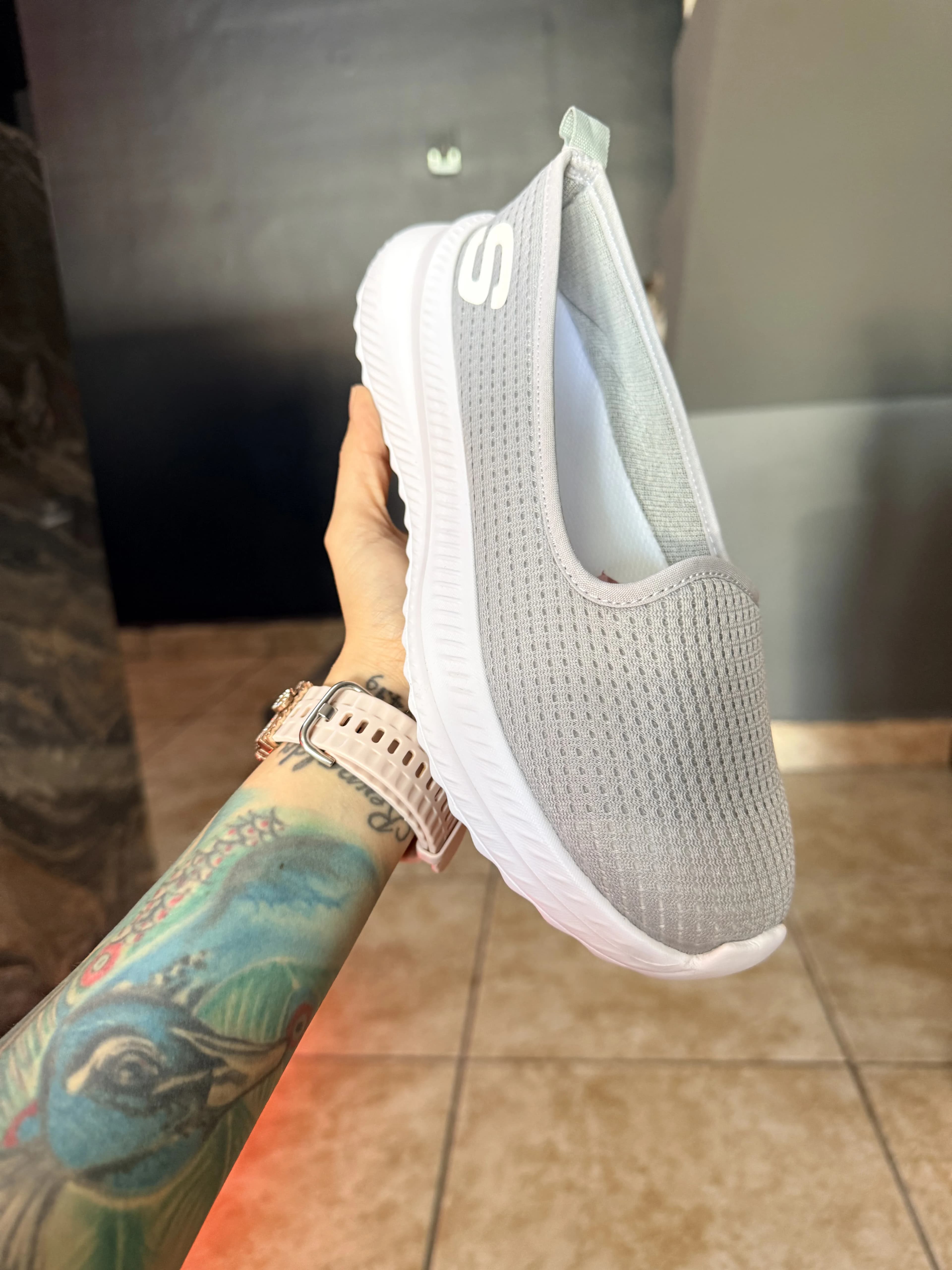 Skechers Gris Neutro