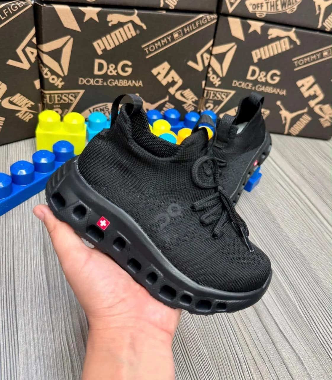 On Cloudmonster All Black